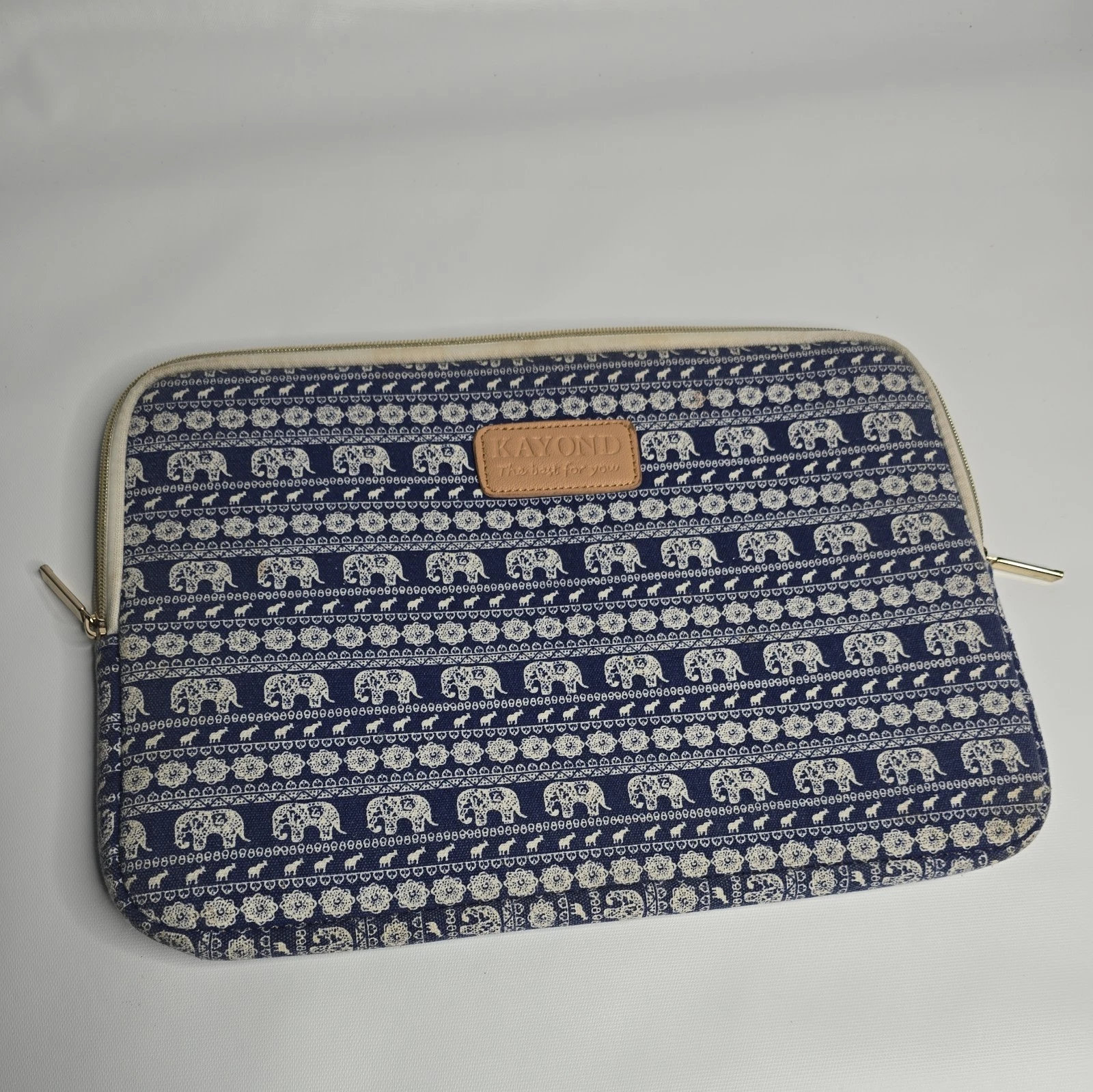 Kayond Elephant Design Laptop / Tablet Sleeve Case. Zipper, padded, 14×10. EUC