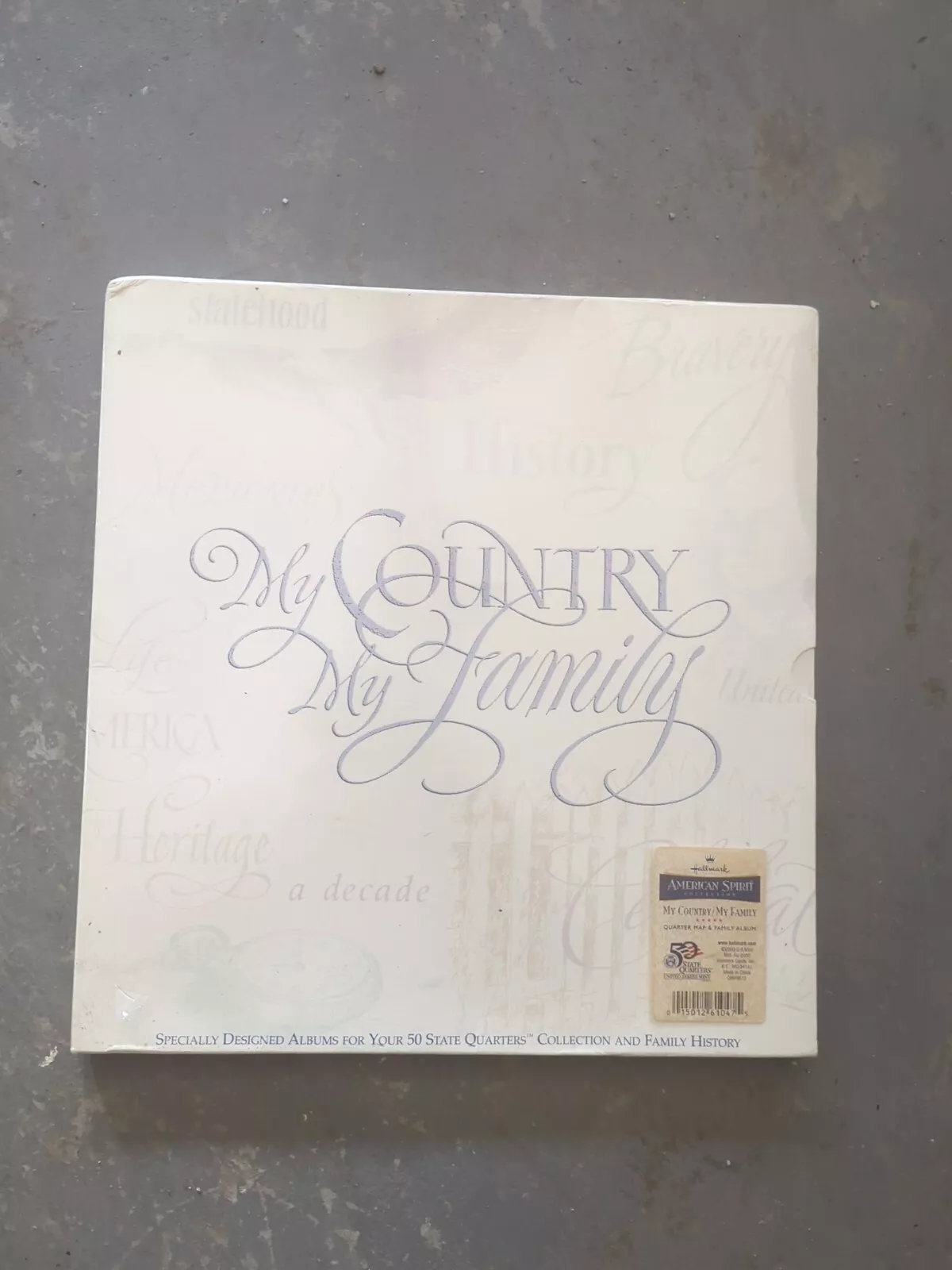 Hallmark American Spirit My Country My Family 50 States Quarter Map Album L#0048