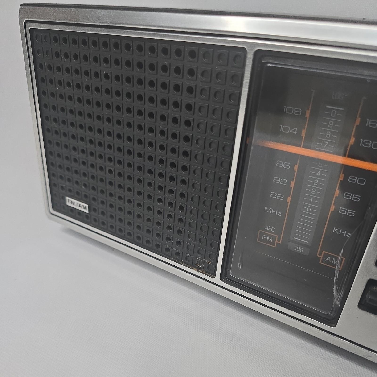 GENERAL ELECTRIC AM/FM Radio Model NO 7-4115B