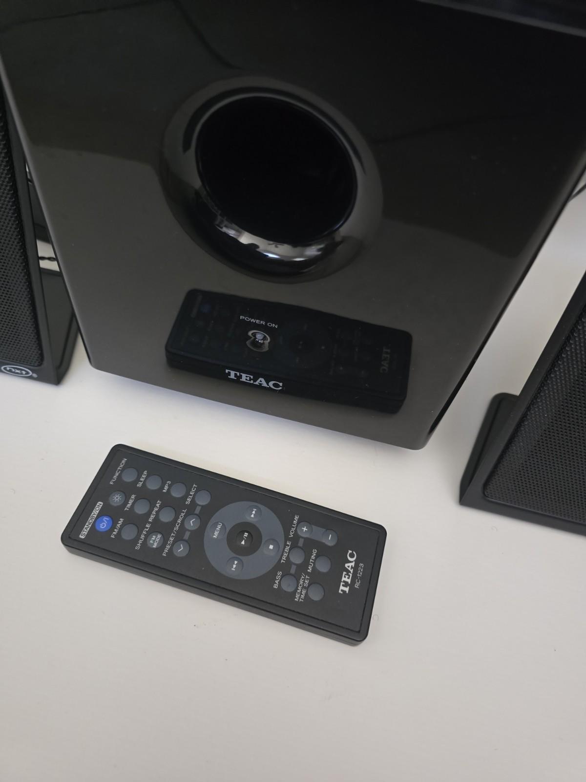 Teac CD-X60i Micro Hi-Fi System Ultra Thin AM/FM AUX For iPod